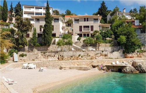 Nice Apartment In Primosten With Wifi