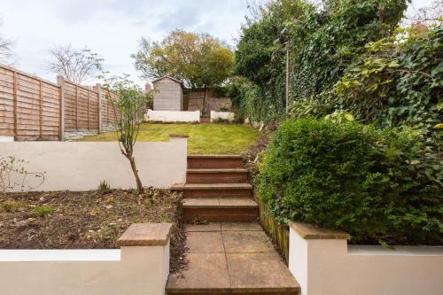 Quinton Essentials photo 21