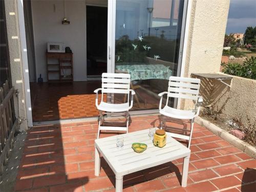 Photo de la galerie de l'établissement Studio 3 pers avec parking privé, lave-linge, à 400m des commerces et front de mer - FR-1-81-127, à Port-Leucate