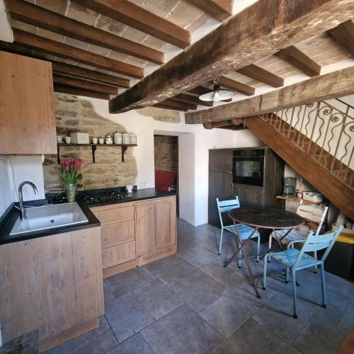 Kuchyň nebo kuchyňský kout v ubytování Il Cantuccio - Borgo con piscina privata