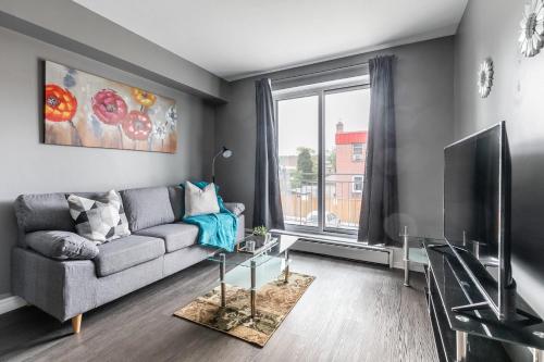 Bright & Cozy 1BR Apartment - Near Downtown!