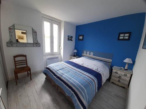 Photo de la galerie de l'établissement Bel appartement 3* avec WIFI, proche plage de Trestraou, Perros-Guirec - FR-1-368-167, à Perros-Guirec