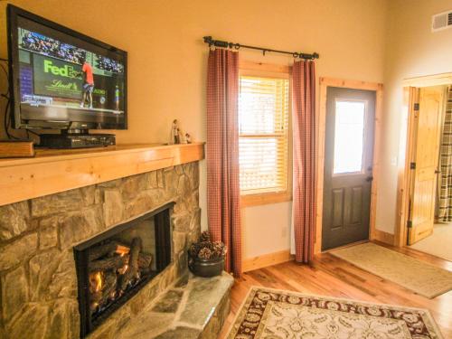 Bear Tracks Cabin – Photos 3