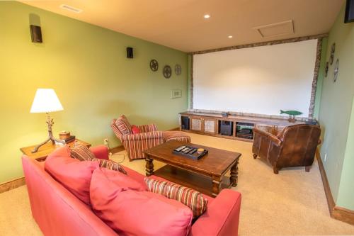 Χώρος καθιστικού στο Blowing Rock Retreat