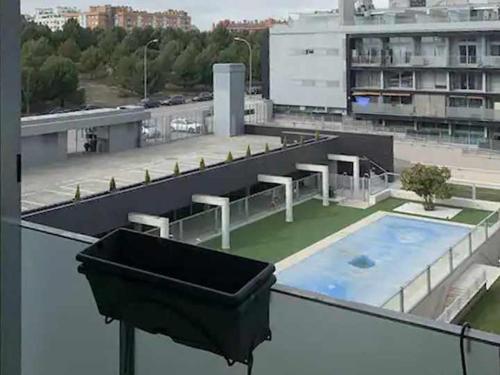 Espectacular apartamento con piscina y garaje.