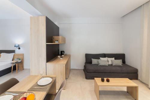 Gallery image of Petani beach suites in Vovikes
