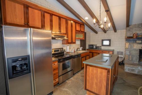 Honeymoon Cottage at Chateau DuMont – Photos 4
