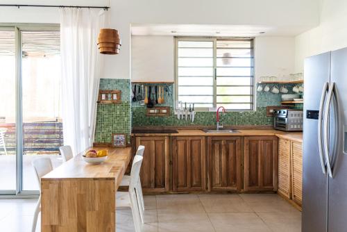Dapur atau dapur kecil di Nautilus Surf & Yoga Villas Santa Teresa
