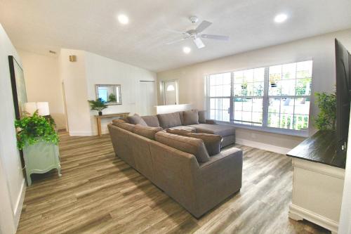 Dolphin House – Photos 5