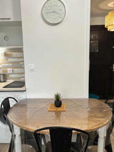 Photo de la galerie de l'établissement T1 bis avec piscine, à Canet