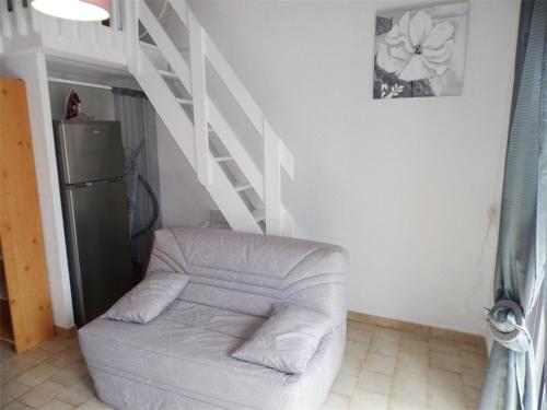 Photo de la galerie de l'établissement Appartement Climatisé 6 Couchages avec Mezzanine, Piscine et Parking Privé à Marseillan - FR-1-326-452, à Marseillan