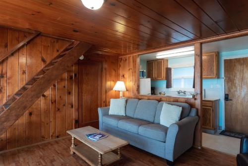 Χώρος καθιστικού στο Terimore Lodging by the Sea