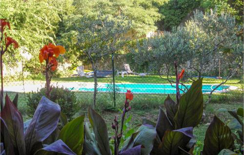 Stunning Home In Mondragon With Wifi, 2 Bedrooms And Swimming Pool