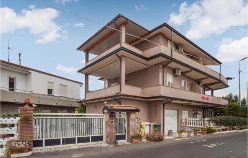 Amazing Apartment In Isola Di Capo Rizzuto With Wifi And 2 Bedrooms