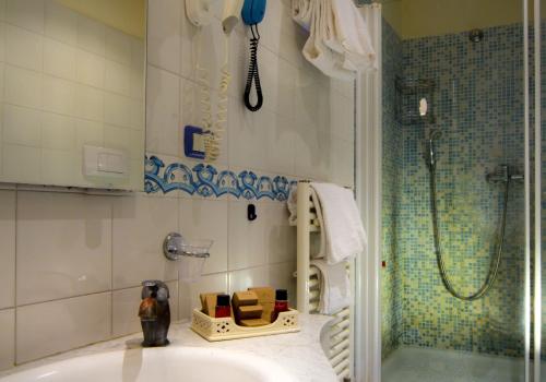 Ένα μπάνιο στο Hotel Alexander Palme