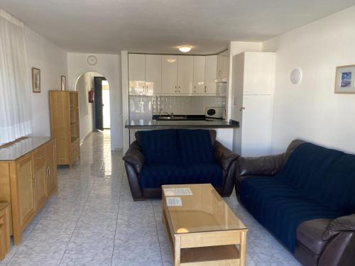 A kitchen or kitchenette at Victoria Court Apartment 13A2