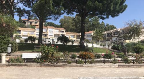Appart à 100 m des plages – Photos 3