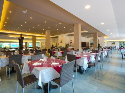 Restoran atau tempat lain untuk makan di Cefalu Resort - Sporting Club