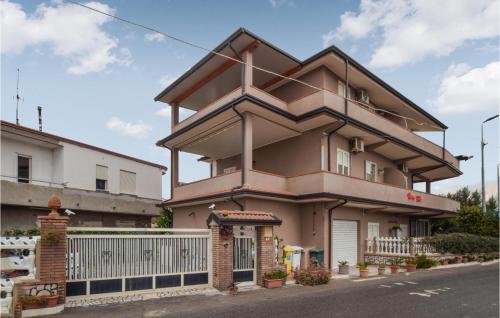 Stunning Apartment In Isola Di Capo Rizzuto With Wifi And 2 Bedrooms