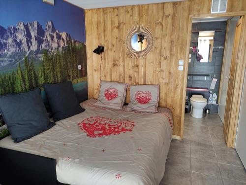 Fotografia z galérie ubytovania Très joli studio de 25m2 dans RDC d'un Chalet. v destinácii Formiguères