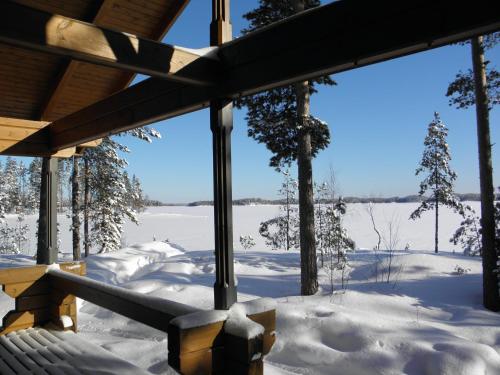 Loikansaari Lomamökit Holiday Cottages semasa musim sejuk