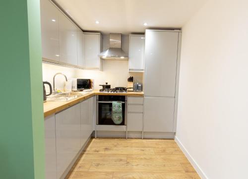 Dapur atau dapur kecil di The Regent Luxury Pad