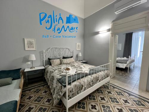 a bedroom with a bed in a room at B&B Puglia d'aMare in Lizzano