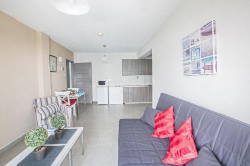 Kuchyň nebo kuchyňský kout v ubytování Ayia Napa Holiday Apartment So6