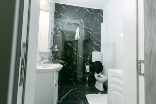 Salle de bains dans l'établissement Backa idila