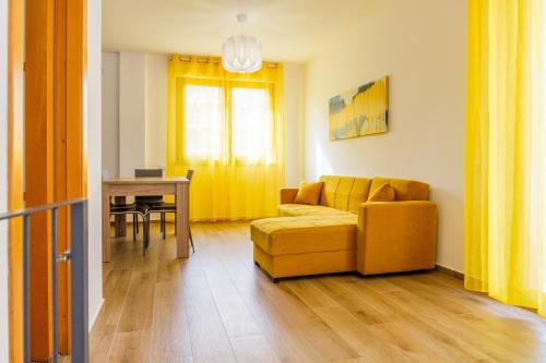 F50 Yellow house