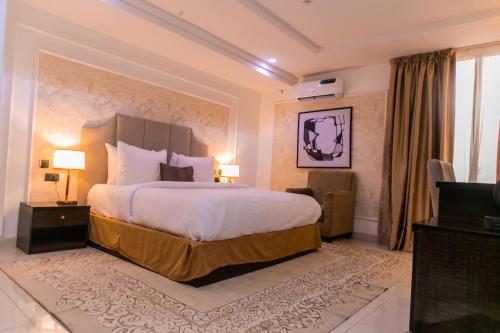 EE29 Hotel and Suites – Photos 2