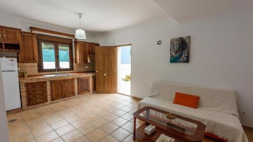 Η κουζίνα ή μικρή κουζίνα στο Lake view villa Iznájar by Ruralidays