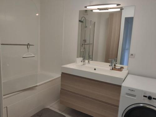 Ένα μπάνιο στο Les Balcons d'Orly - classé 3 étoiles
