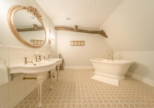 Phòng tắm tại Château de La Mar Chambres d'Hôtes