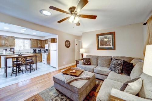 Pet-Friendly Pine Vacation Rental Cottage! – Photos 2
