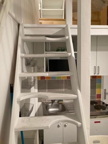Kuchyňa alebo kuchynka v ubytovaní Appartement T1 Avignon centre