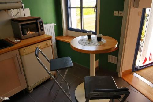 Kuchyňa alebo kuchynka v ubytovaní A 200m de la plage, charmante petite maison de ville