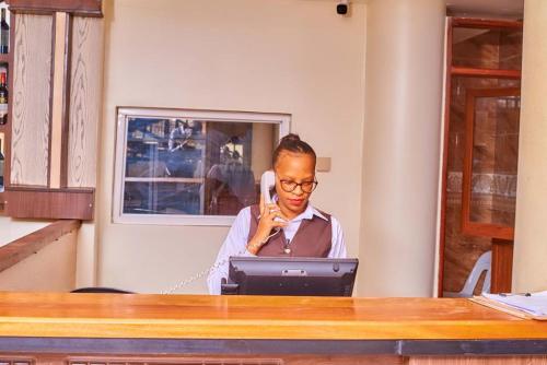 Huéspedes de Wilsen Hotel Nansana