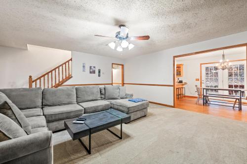 Hilltop Acres – Photos 5
