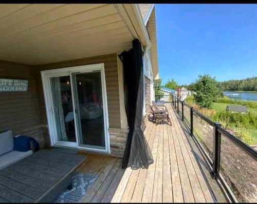 Rivers Edge Chalet – Photos 2