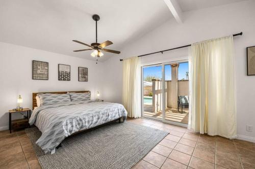 Ένα ή περισσότερα κρεβάτια σε δωμάτιο στο The Sunny Side House