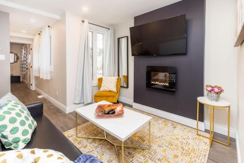 2BR Units with King Bed near Byward Market