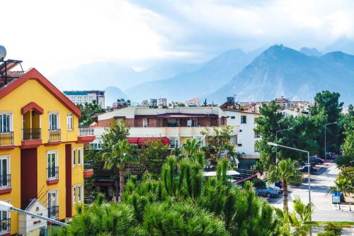 Pemandangan gunung umum atau pemandangan gunung yang diambil dari aparthotel ini