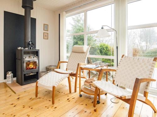 Posezení v ubytování 8 person holiday home in Karrebæksminde-By Traum