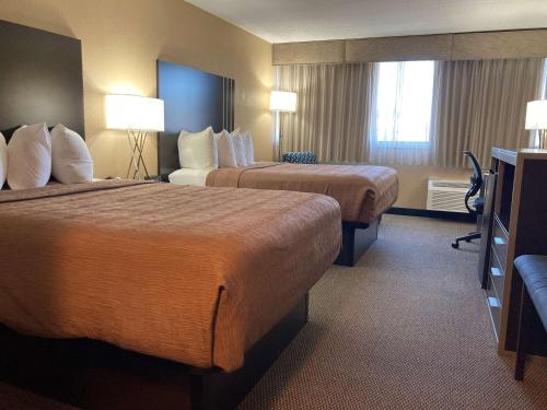Cama o camas de una habitación en Best Western Plus Reading Inn & Suites