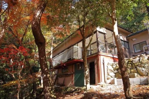 HAT byakugoji, Japanese traditional fireplace　HAT白毫寺　自然豊富な別荘地にある囲炉裏付き一軒家