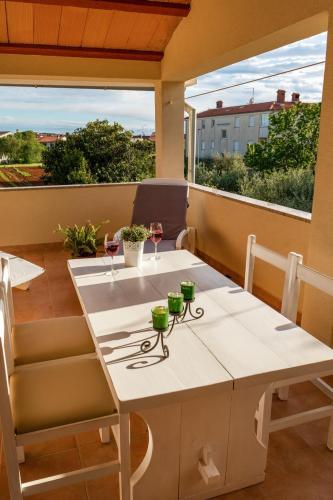 Apartments with parking space Valbandon, Fazana - 9708
