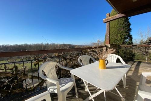 Balkon ili terasa u objektu la maison d'enfance