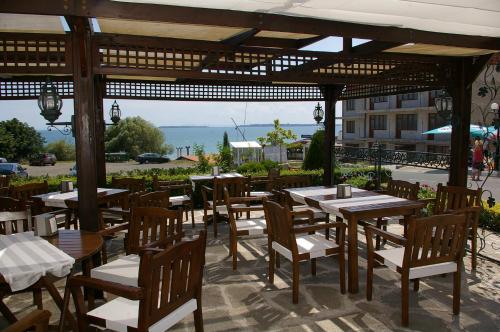 Gallery image of Family Hotel Berlin Beach Sveti Vlas in Sveti Vlas