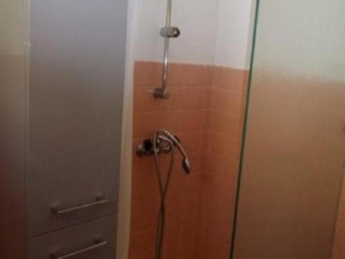 Kúpeľňa v ubytovaní Appartement F2 climatisé, balcon, proche Thermes d'Amélie-les-Bains - FR-1-703-21